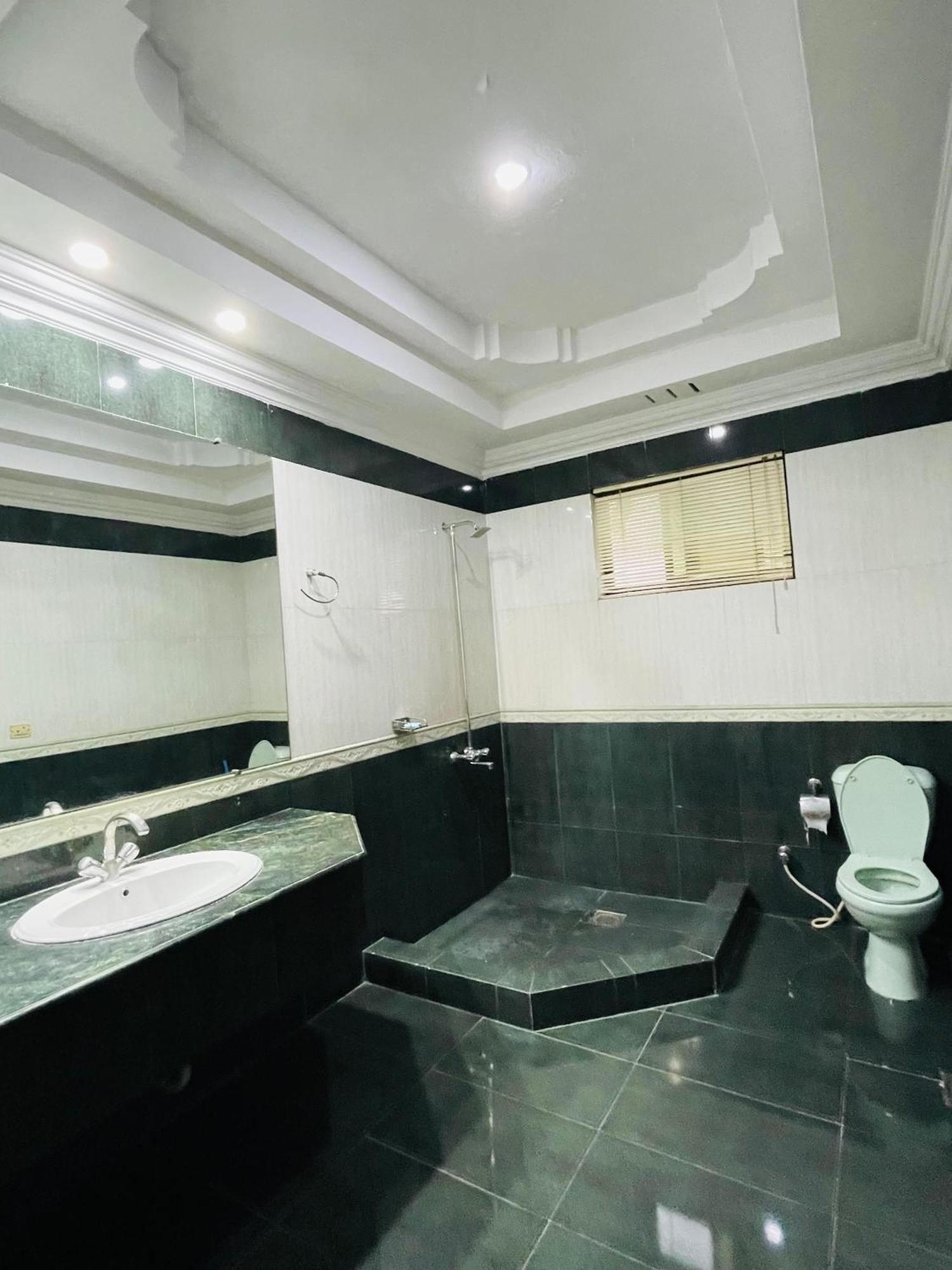 Executive Galaxy Guest House Islamabad Exterior foto